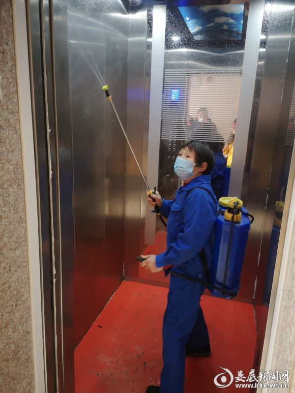 防控疫情，娄底市住房保障服务中心在行动 全面开展消毒服务，筑牢安全防线